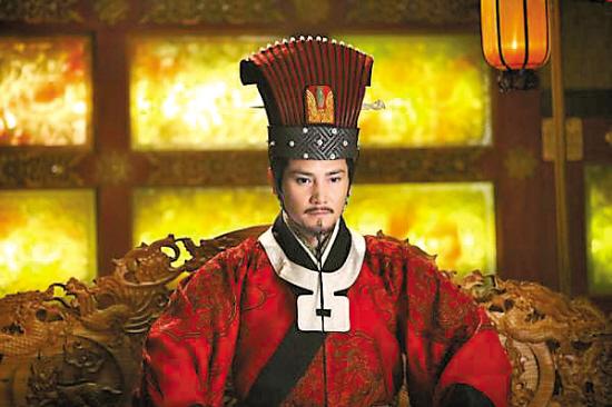 暖床丫头整夜尿床被辞，反因此成为太后，却为一个承诺瞎了眼睛