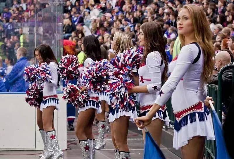 世界杯啦啦队惊艳全场,世界杯啦啦队都是用什么来助阵的