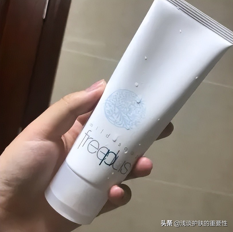 不用洗面奶洗脸皮肤就不会长皱纹,不用洗面奶洗脸反而皮肤变好了