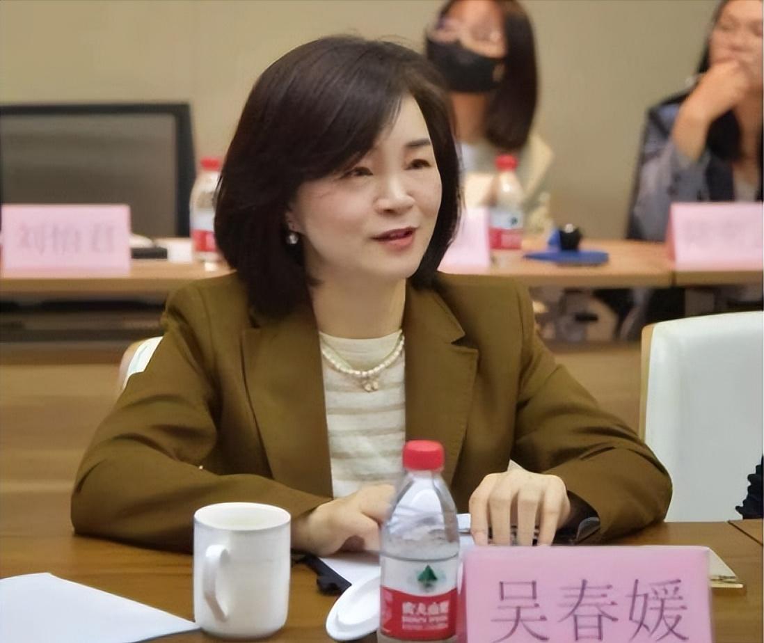 她，从护士到深圳女首富，手握8000项专利，苹果每年上缴100多亿