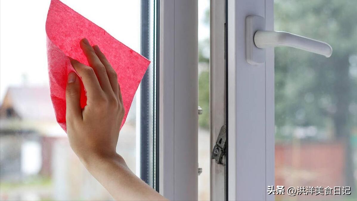 鞋里面的垫纸有啥用,鞋上的纸可以重复使用吗