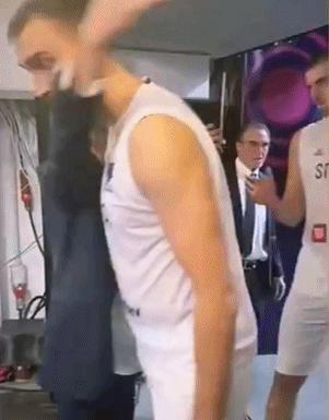 因为一个主教练，我感受到了篮球久违的热血