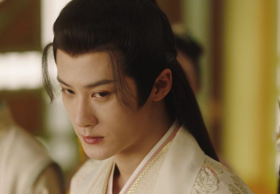 长相思：爱上狐狸的小夭，为何不会遭到情蛊反噬？相柳亏大了