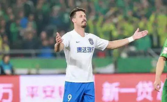 为什么中国男足输了韩国还能晋级,中国足球和韩国足球的差距有多大