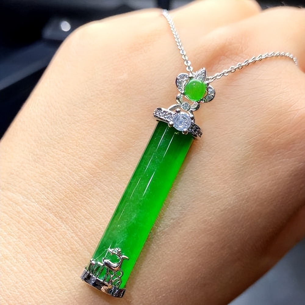 染色的翡翠用什么方法可以褪色快,染色翡翠最简单鉴别方法