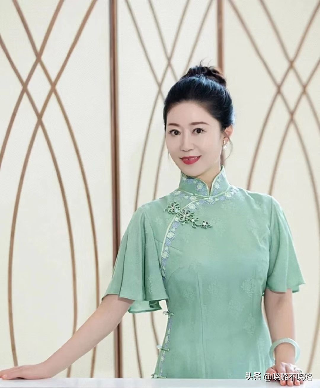 魅力女人就穿这一款旗袍裙,适合中年女性初秋大牌高贵旗袍裙