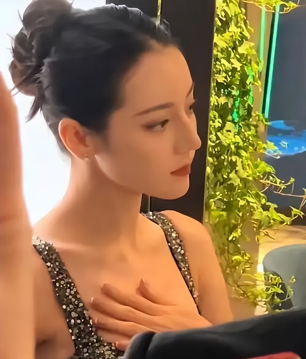 迪丽热巴穿露背装,迪丽热巴露背装