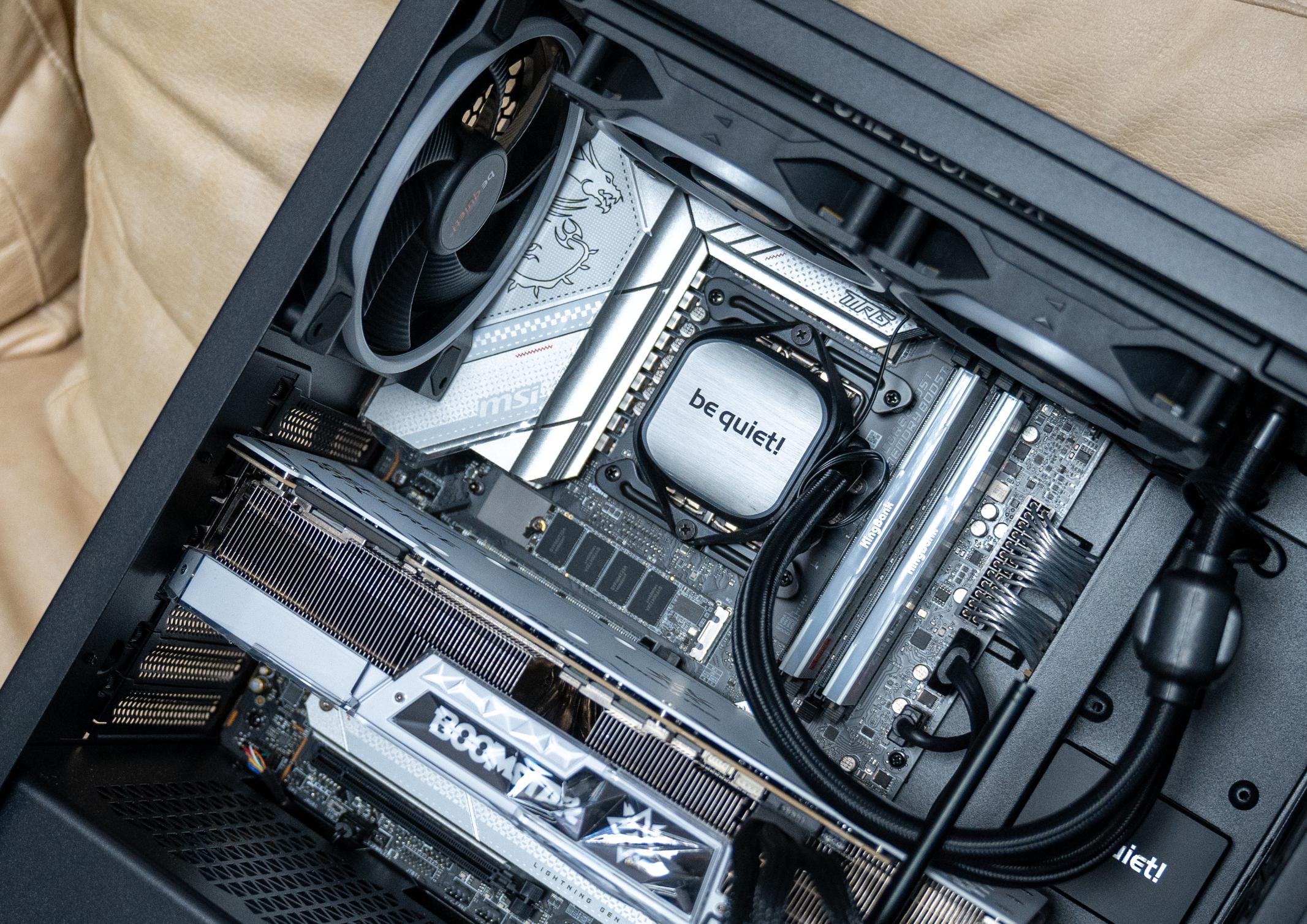 平民法拉利再升级，金百达刃3600CJRRGB内存测评