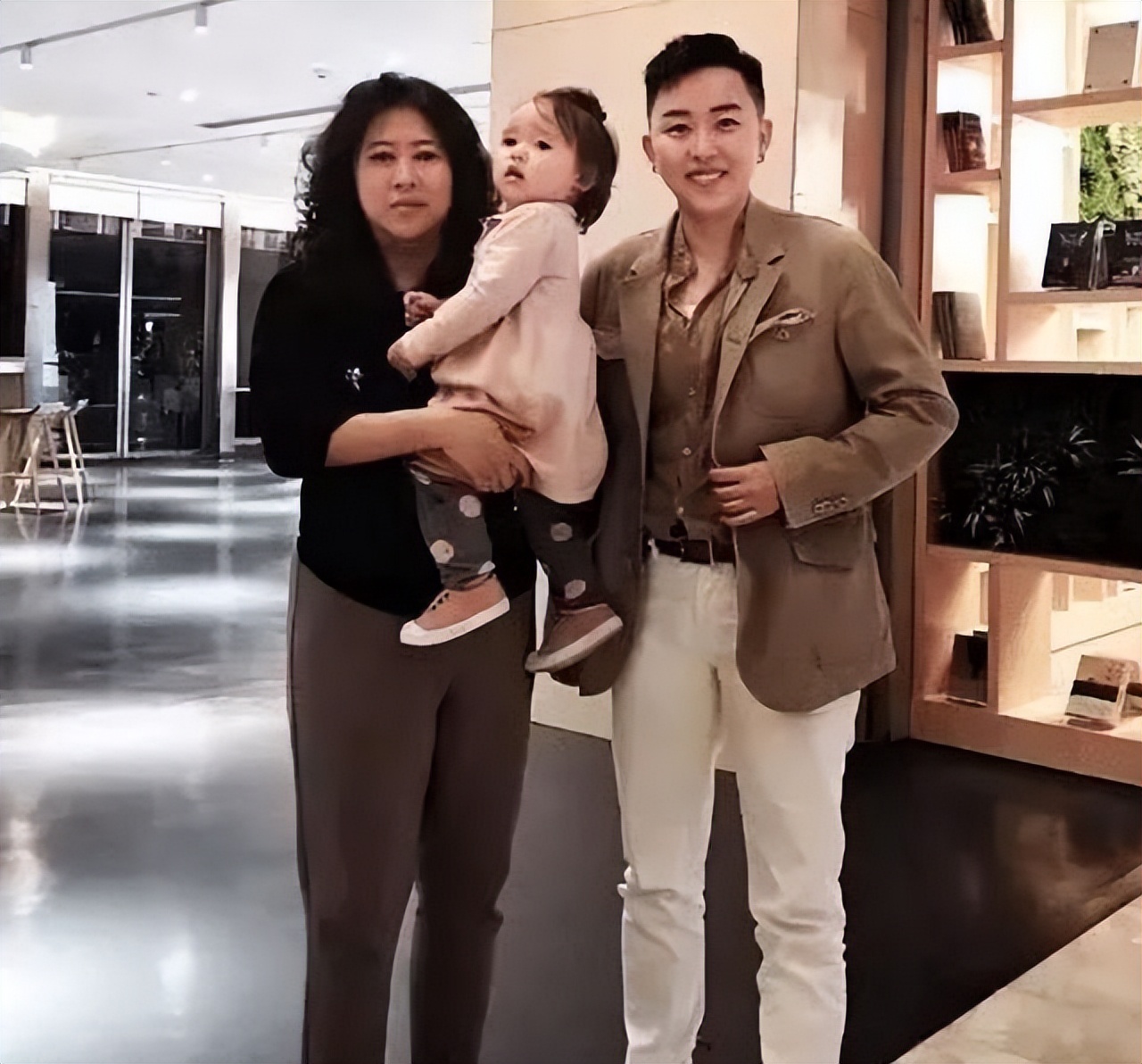 单身女ceo叶海洋生二胎,单身女ceo叶海洋的故事