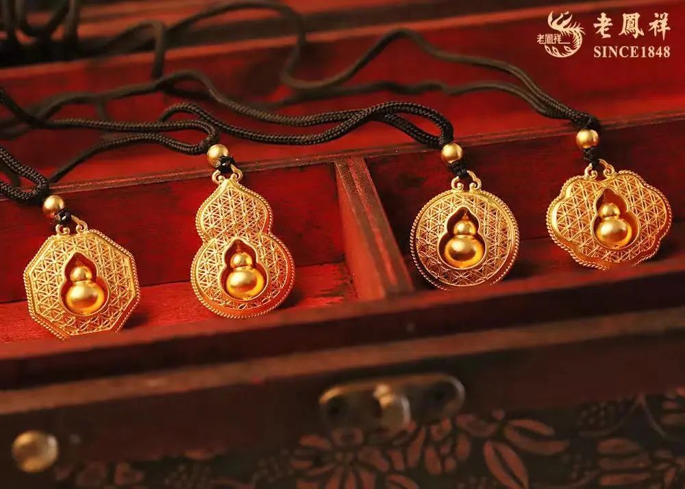 出门怎样带东西方便不拿行李箱,过年出门带什么样的首饰