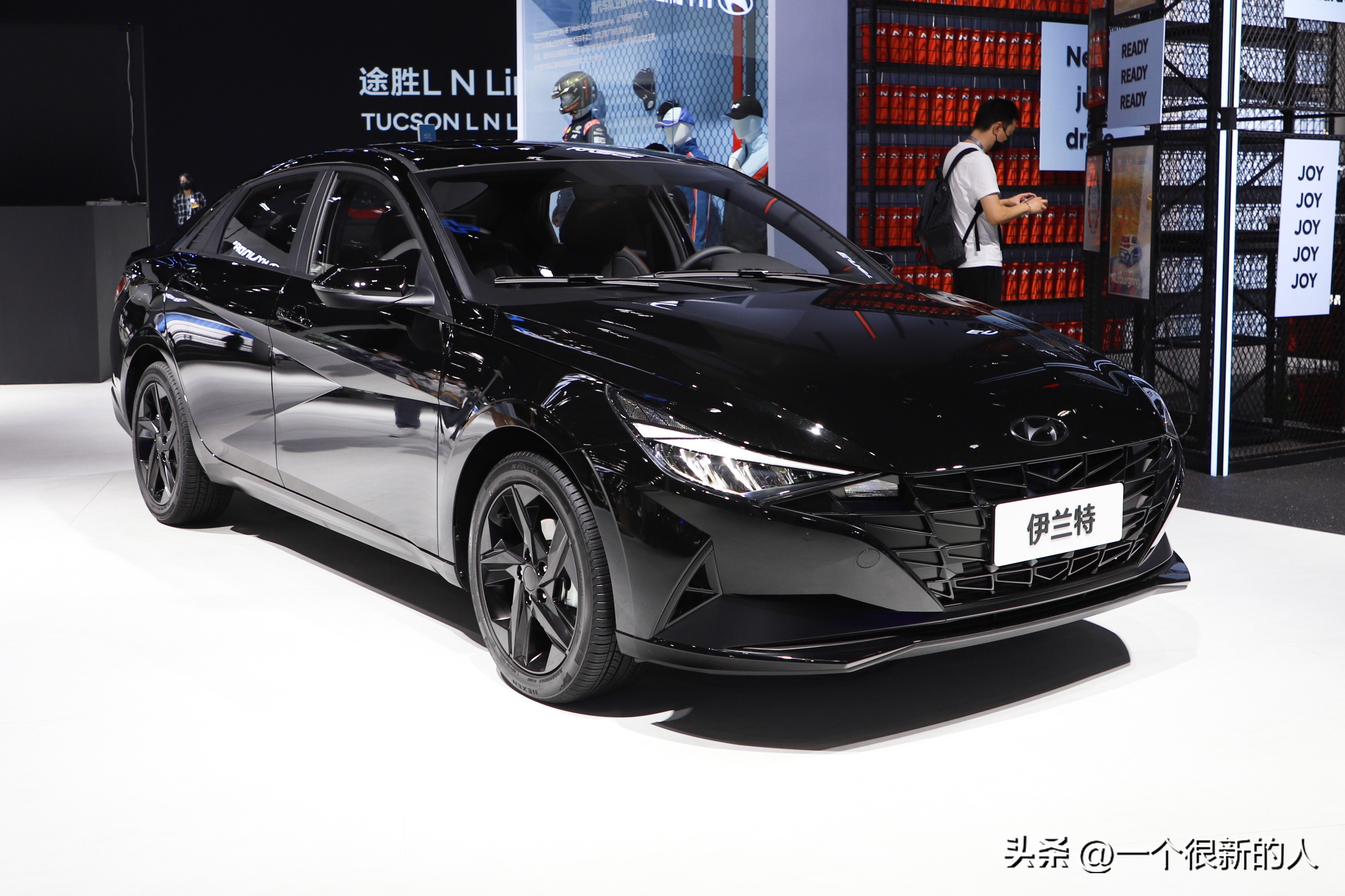 第7代伊兰特最新款有几种配置,12万左右买什么车第七代伊兰特