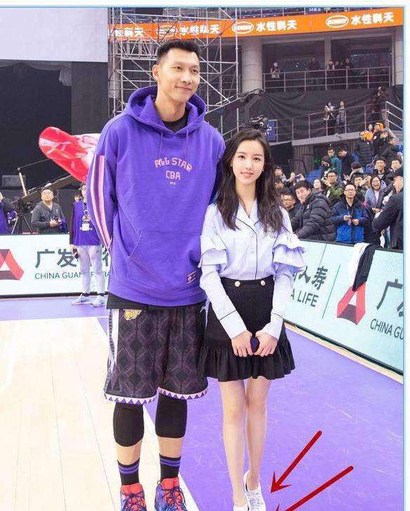 易建联追刘亦菲的人是谁,易建联娶巴西宝贝