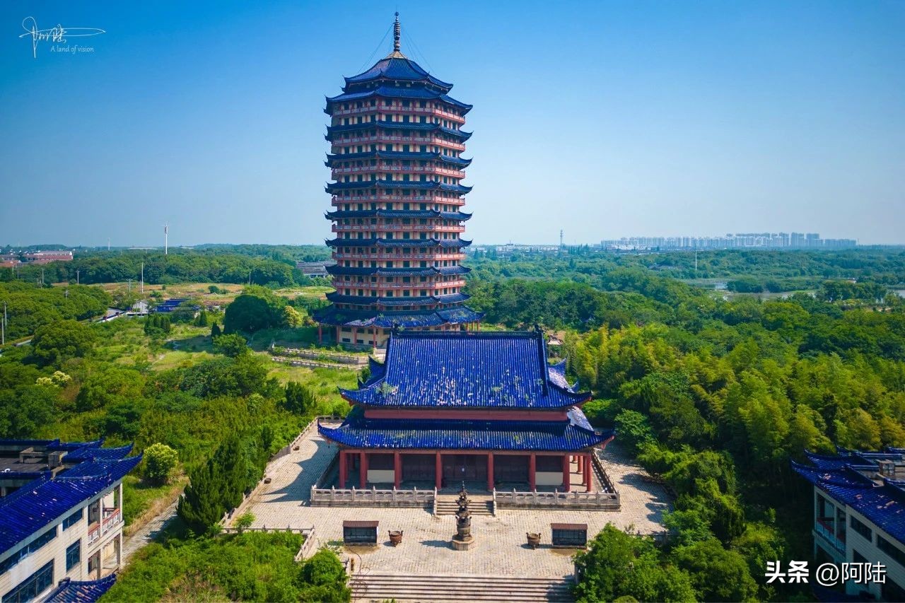 这座巍峨“巨塔”在太湖边屹立了28年，却始终保持着废弃的状态