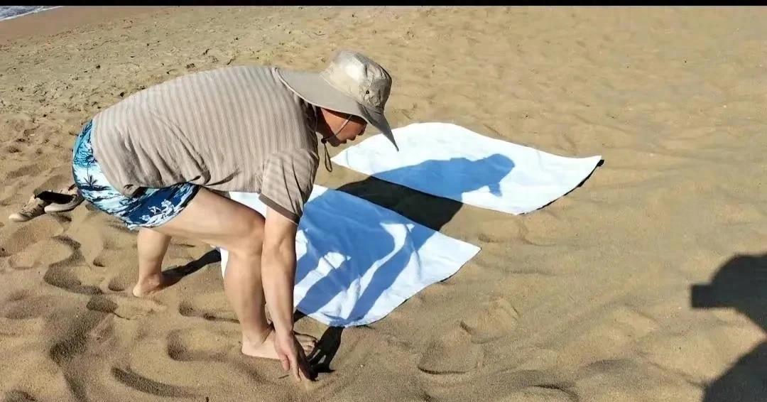 男子在小区裸晒补钙后续,男子在小区裸晒补钙犯法么