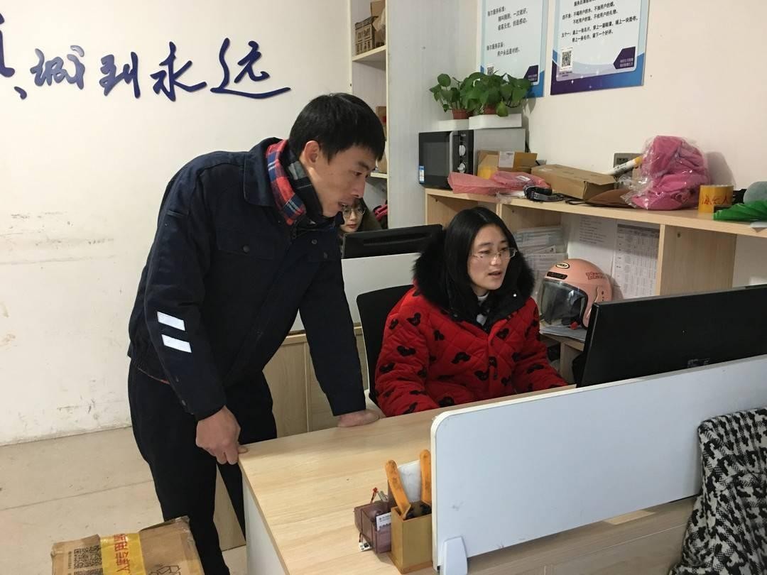 海尔小哥爬楼救女童后续,海尔小哥救6楼女童完整版