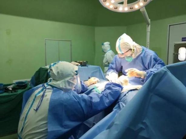 为什么手术划开皮肤不会流血,不小心割到皮一直流血怎么办