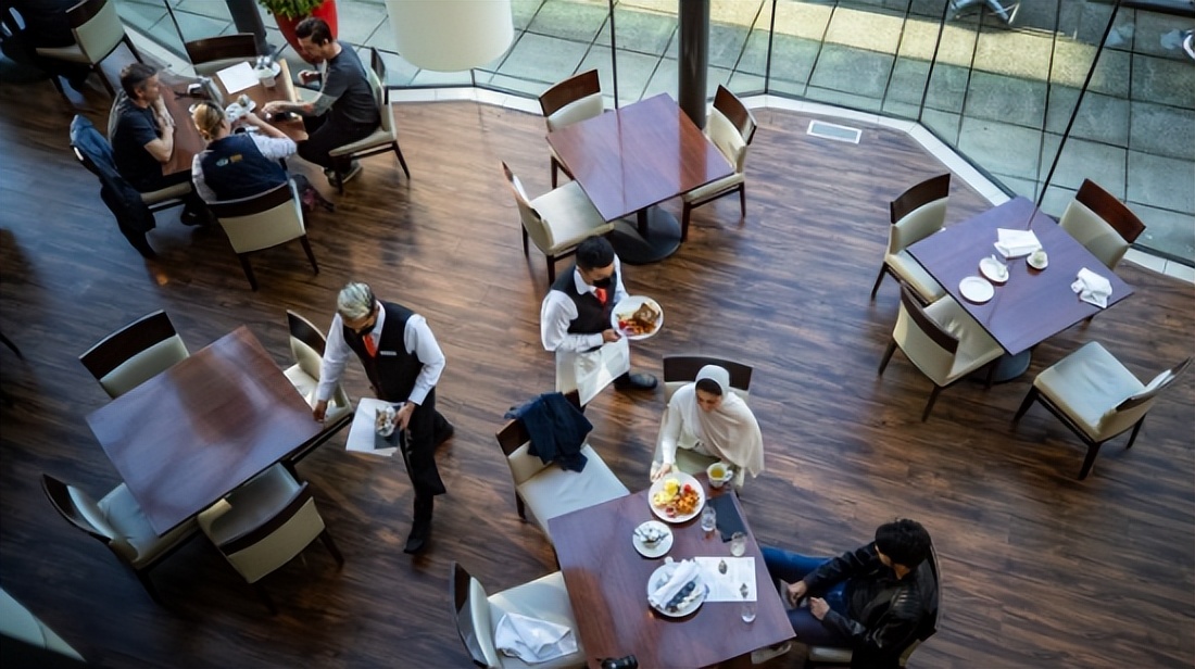 加拿大餐厅小费,加拿大餐馆小费