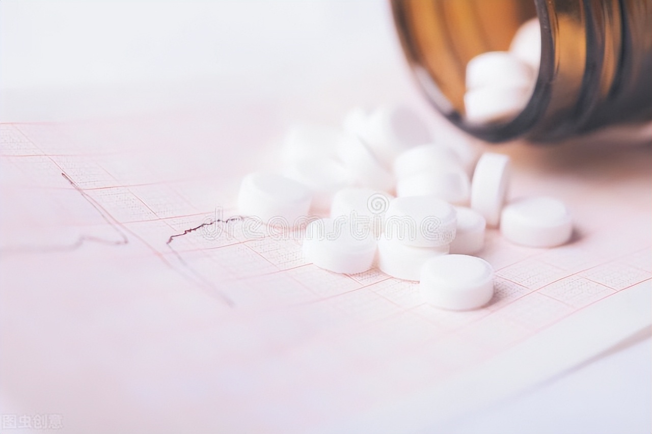 心梗急救时刺破十指指尖耳垂放血,心梗患者打120