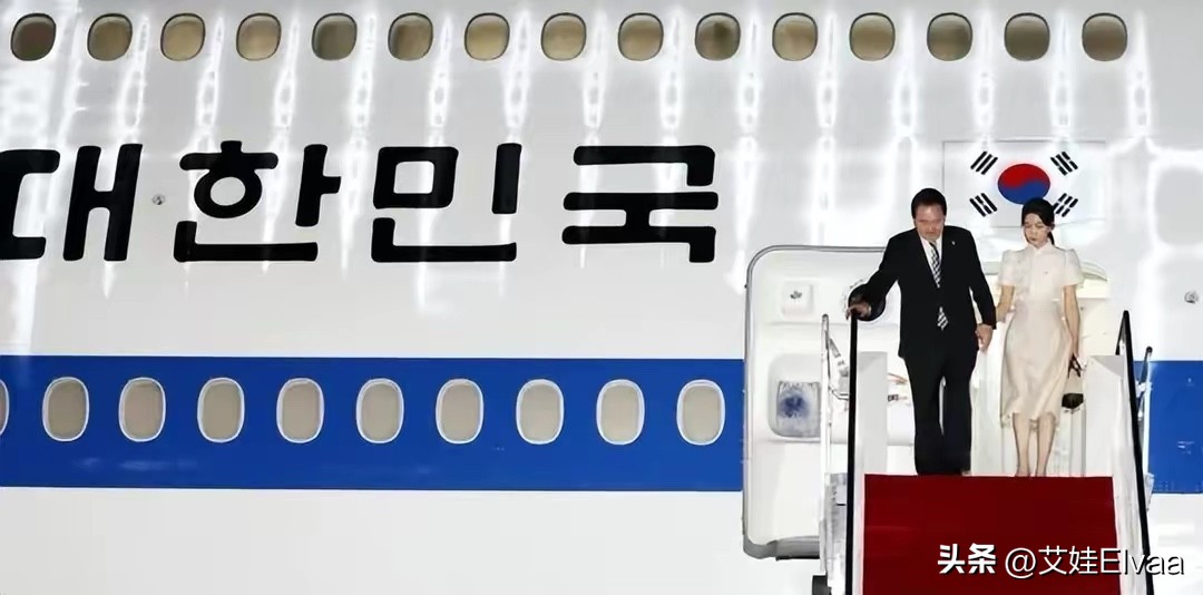 韩国第一夫人活动穿搭,韩国第一夫人穿长裙