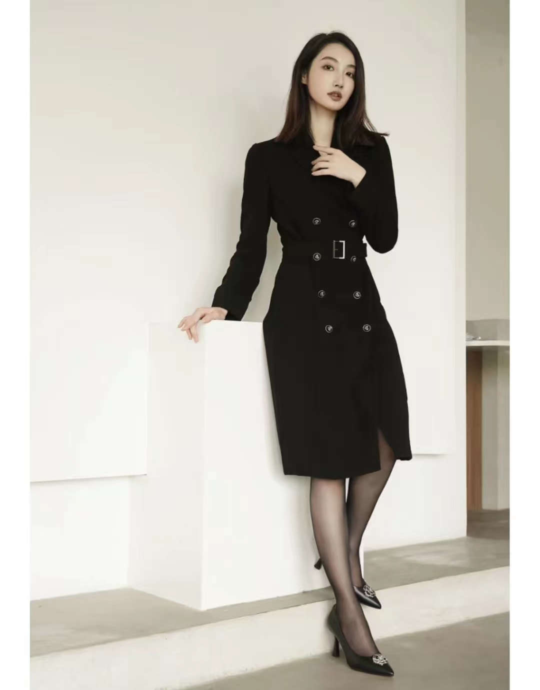 白色大衣里面搭配什么颜色显高级,17-20岁女气质大衣