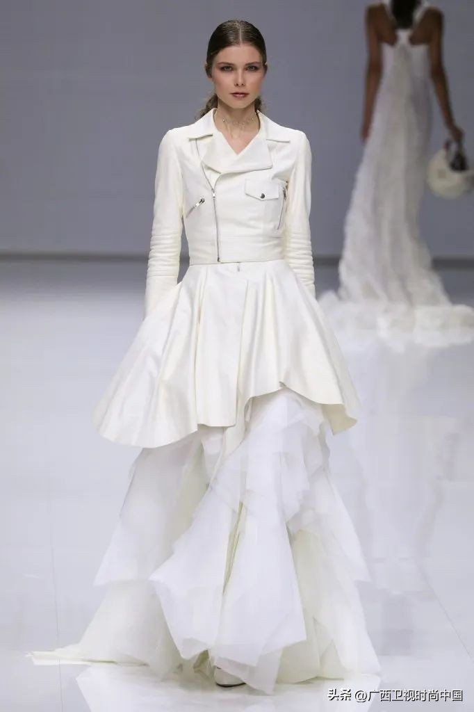 2019春款机车皮衣搭配图,小个子秋冬机车皮衣穿搭