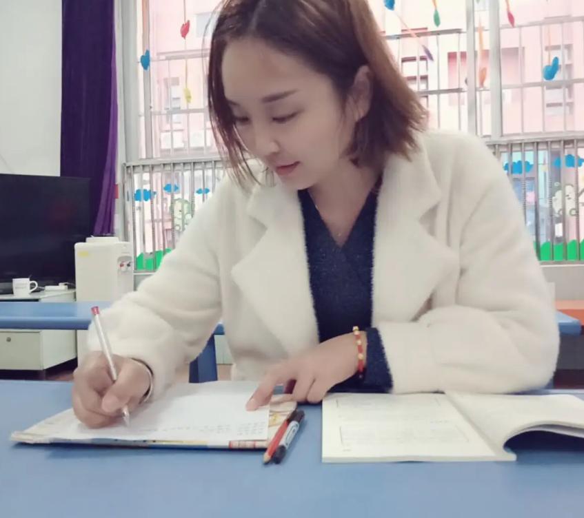 幼儿园老师直播带货赚200万,幼师辞职做直播带货真实案例