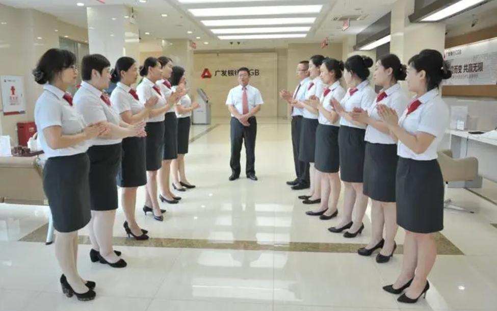 银行卡被冻结能销卡取现金么,银行卡被冻结可以销卡吗