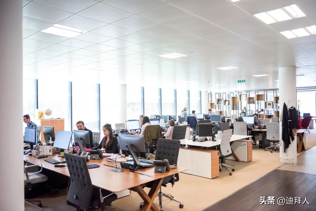 摸鱼躺平？阿联酋近三分之二的员工承认他们正在“安静地辞职”