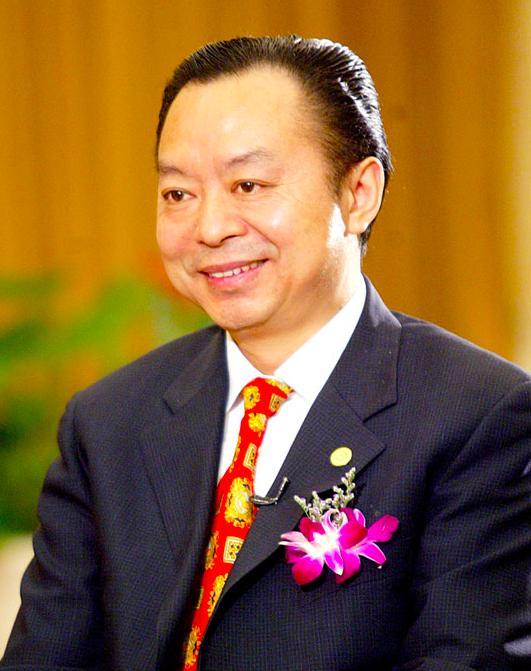 90后小伙带领全村人发家致富,男子创业成功回乡带500多人增收