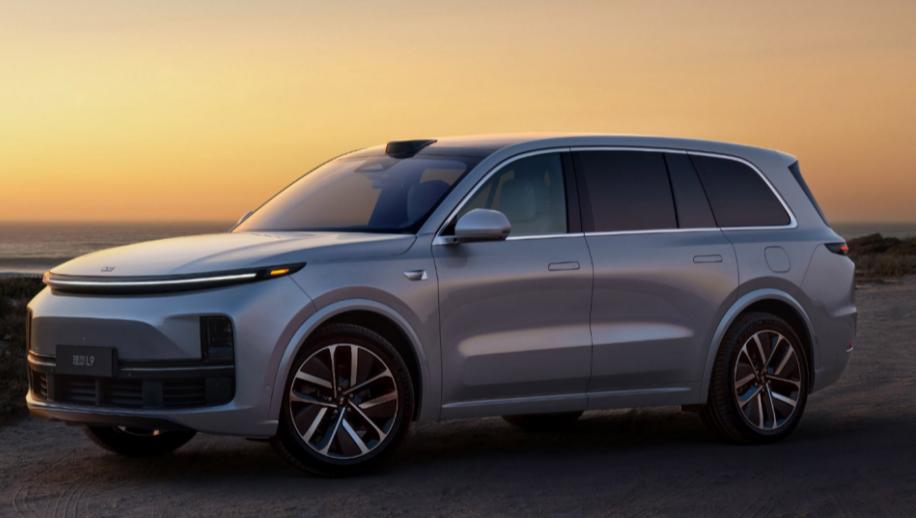 理想销量暴涨月赚数亿，“脱裤子放屁”的增程式到底谁在买？