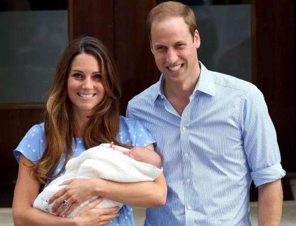 英国王室搞怪担当，曾遭狗仔跟踪*拍偷**，后因抠鼻屎成瞩目焦点