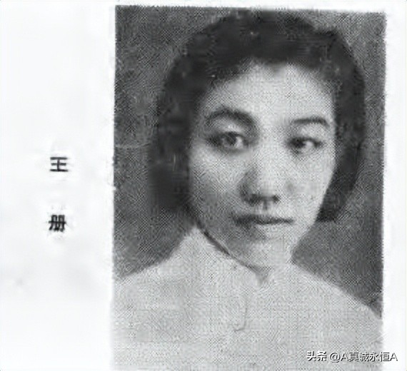 敌人一把把明晃晃的*刀刺**一齐对向她的胸口，誓死如归的女英烈王册