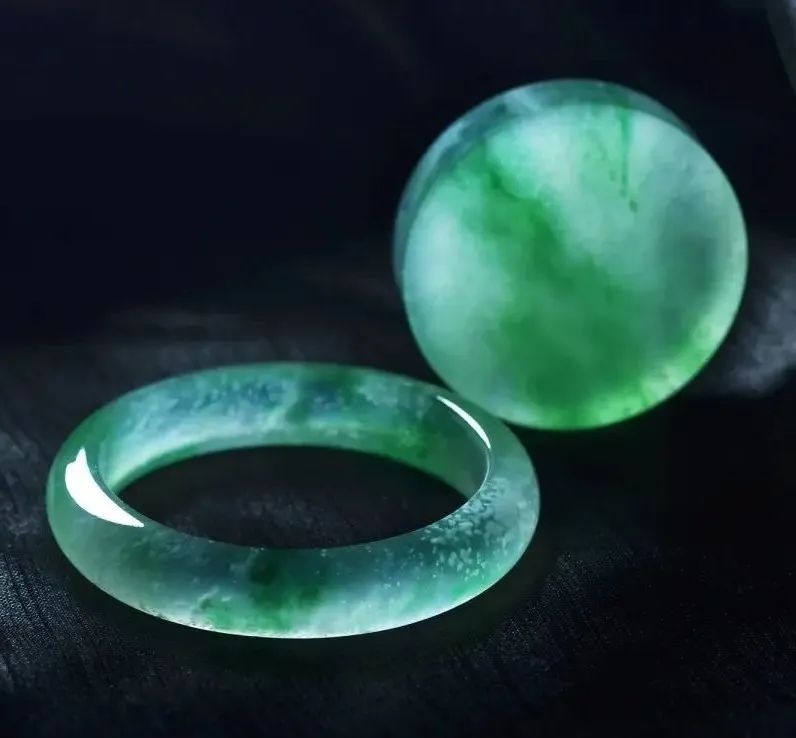 高冰种手镯雕刻,高货冰种浮雕手镯