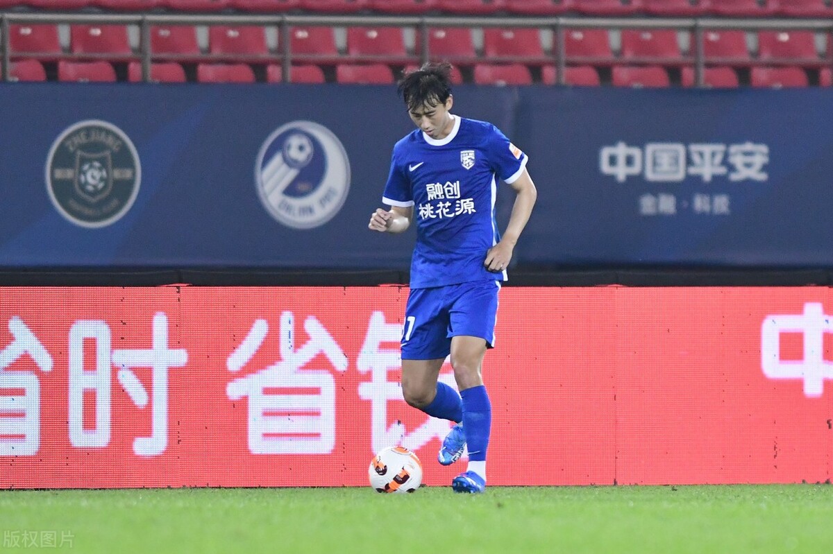 打脸！他在鲁能连一线队都报不了名，如今却中超领头羊王牌指挥官