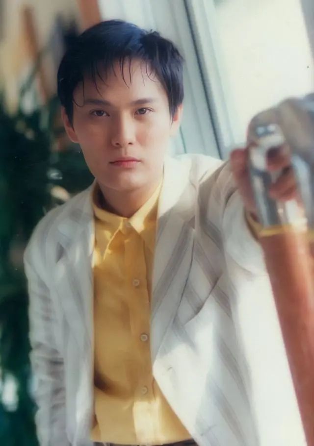 情歌王子张信哲新单,“情歌王子”张信哲的成名之路