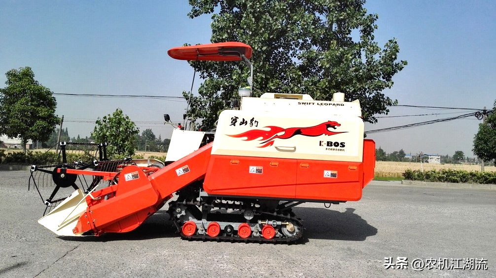 水稻收割机视频和介绍,大型水稻收割机的技术参数