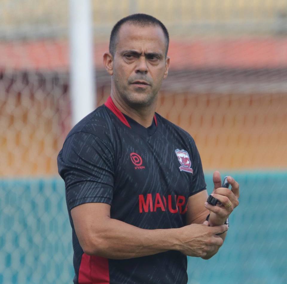 泰山队助教法比奥宣布离队,山东泰山主教练法比奥