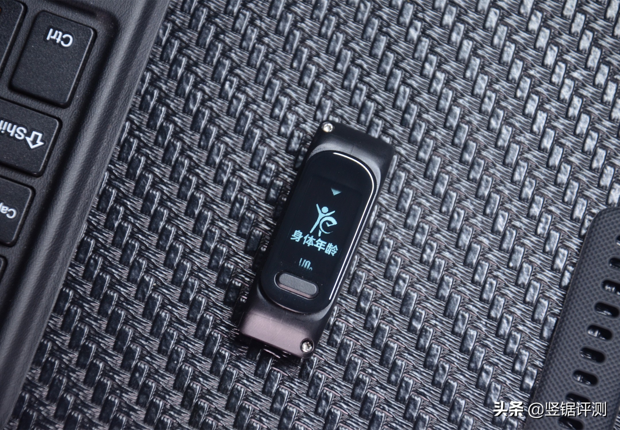 佳明手环4和5哪款好,garmin佳明vivosmart运动手环