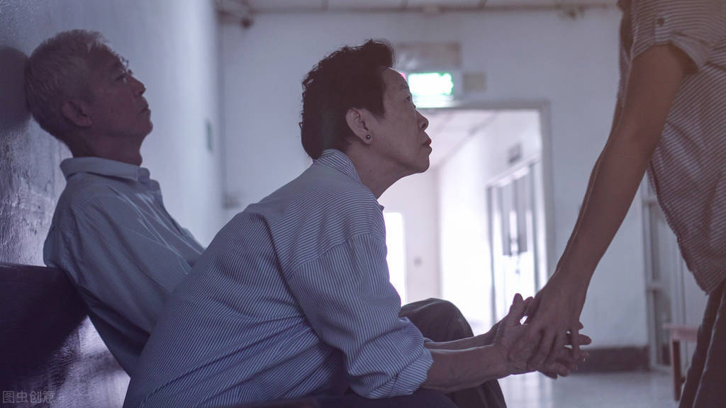 精神病院的病人告诉医生，大夫精神需要治疗