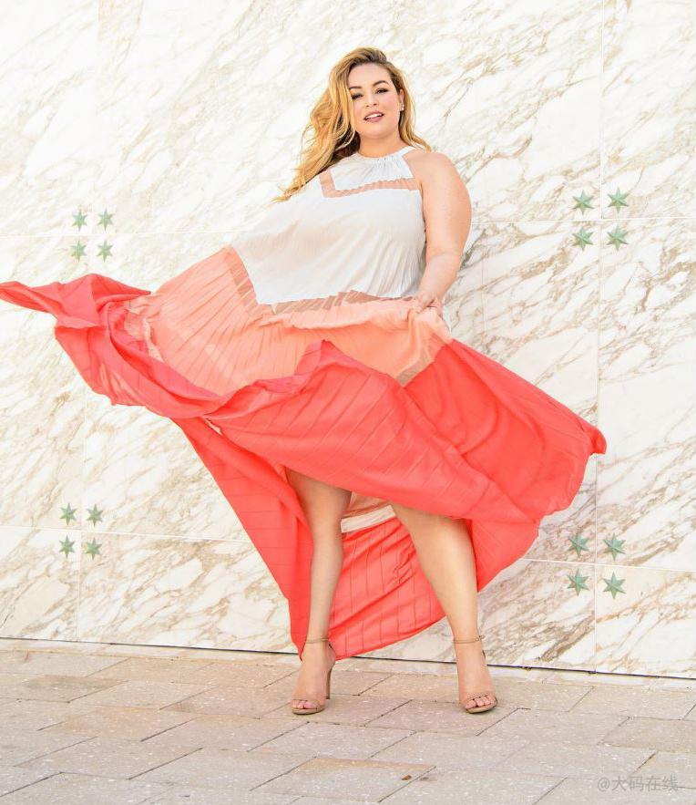 罗马尼亚大码模特科斯蒂娜·蒙泰亚努（Costina·Munteanu）