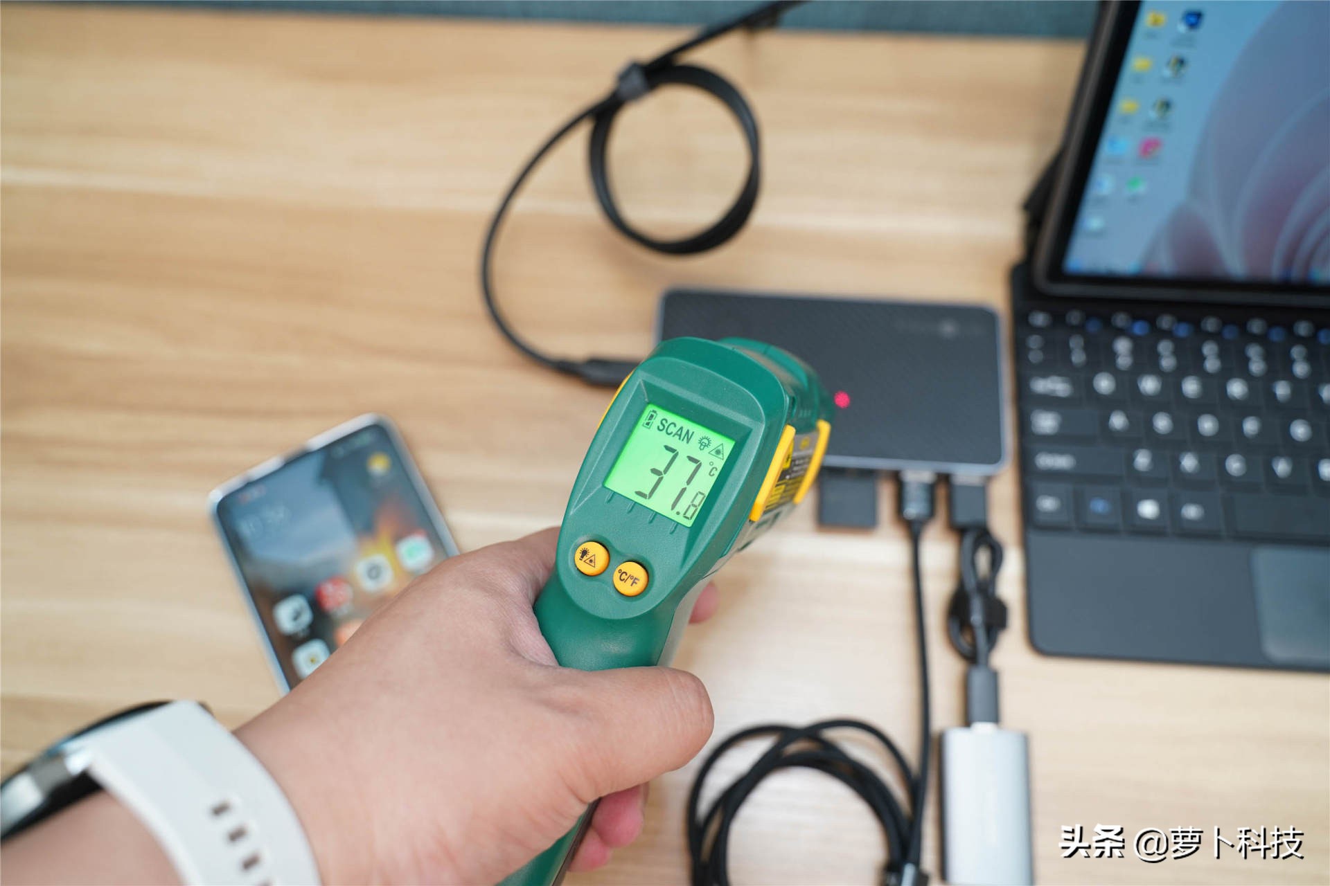 100w充电功率可以充200w电脑吗,功耗低的苹果硬盘扩展坞