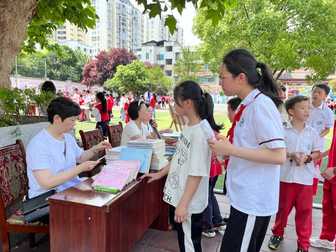 桐梓县学校六一儿童节,萌娃欢乐多幼儿舞蹈