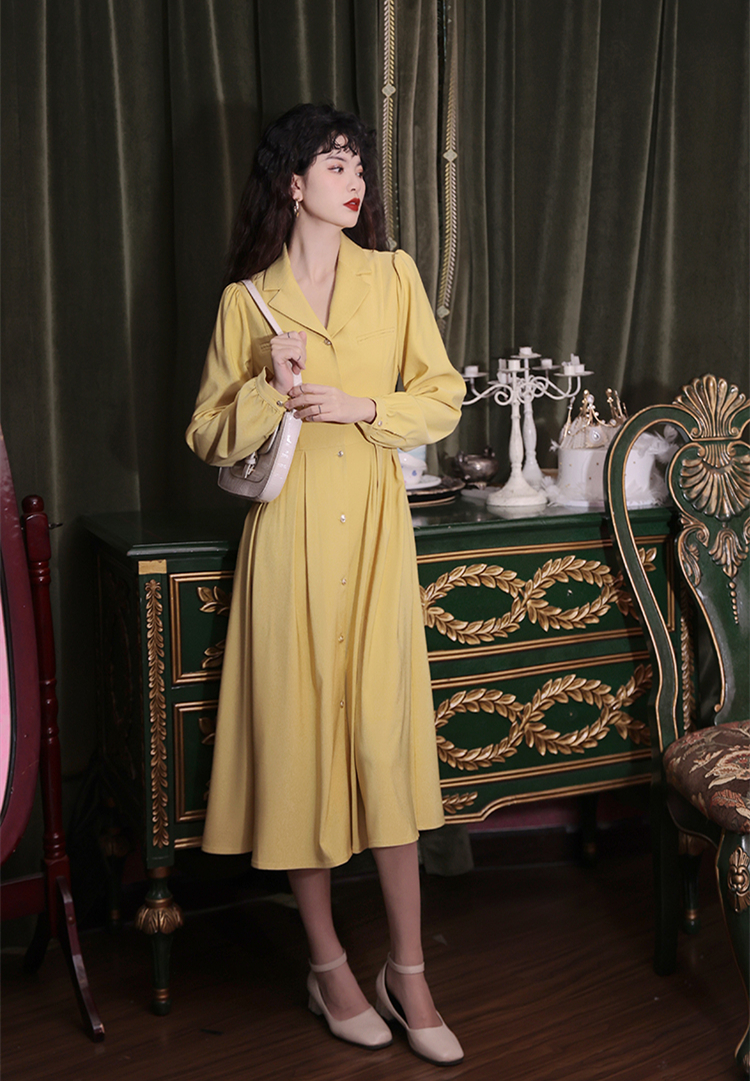 奶奶鞋搭配短款a字裙,奶奶鞋搭配什么裤子好看