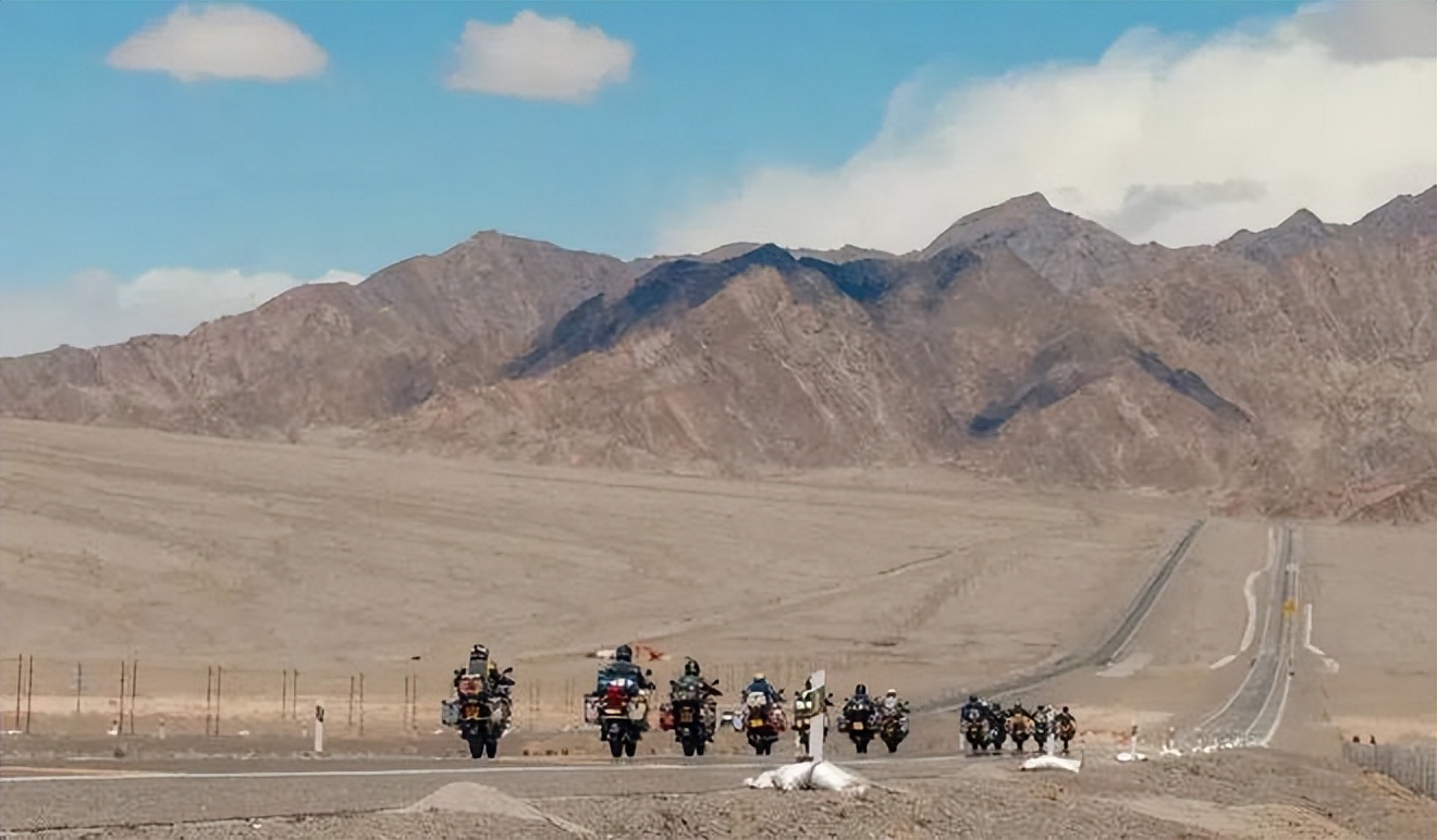 痞幼红色的摩托车,痞幼红色摩托车