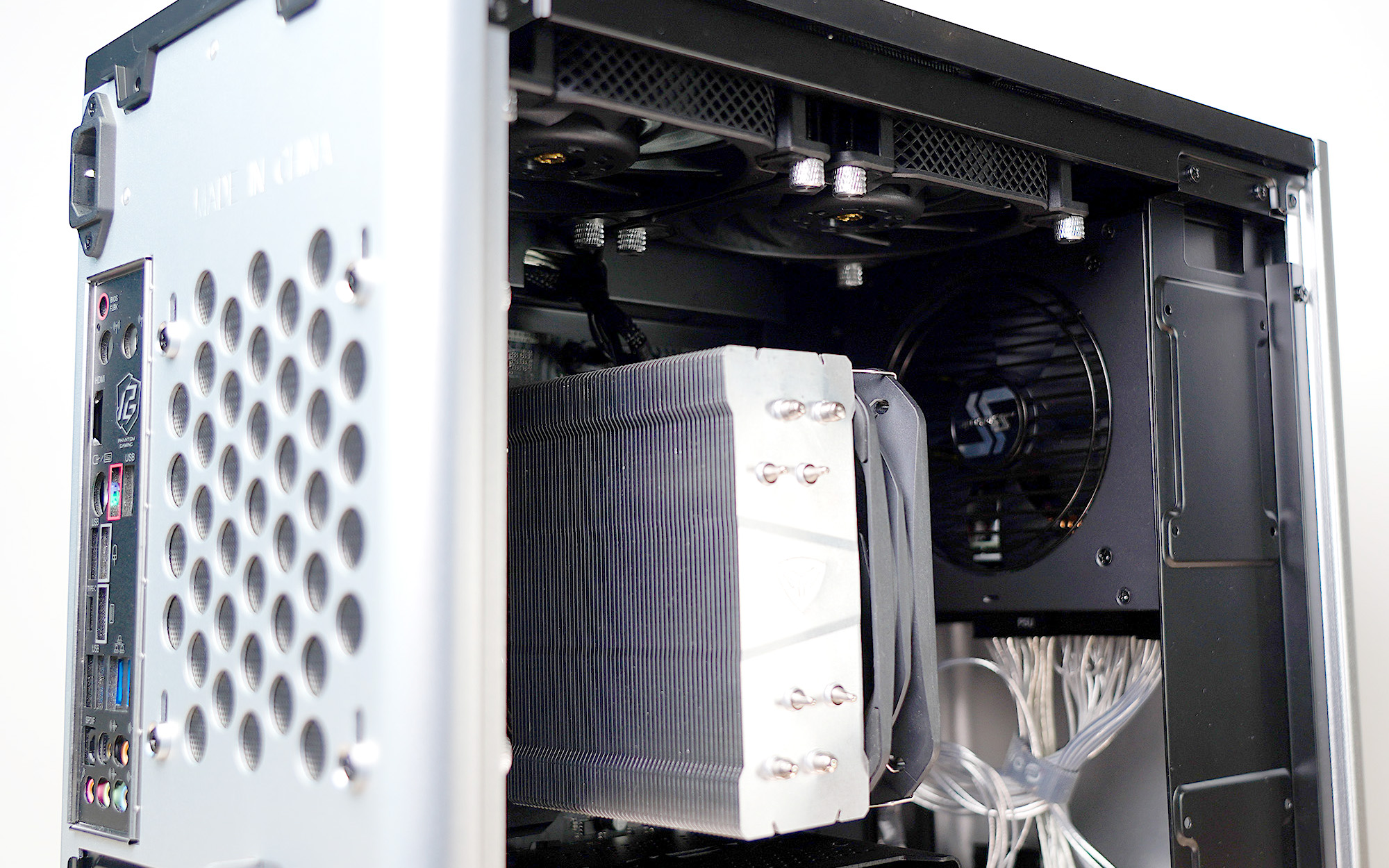 都2022年了，1080p分辨率下4GB显存够用吗？迟到的*X6R5**00XT评测