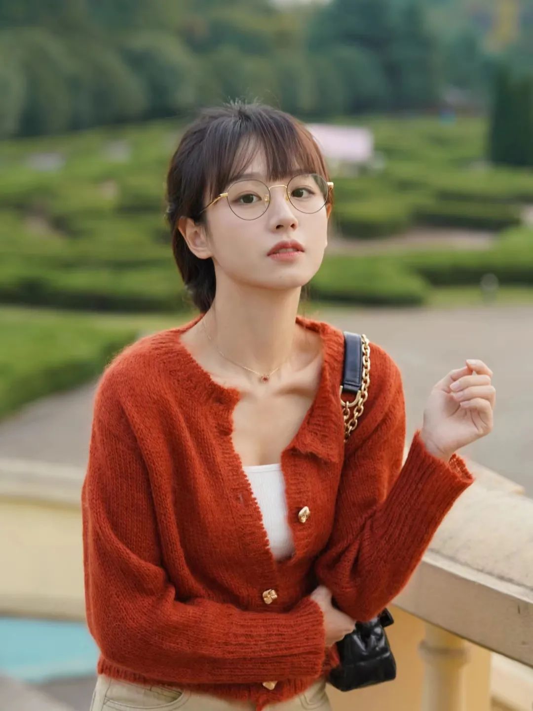 不知道自己的脸型适合戴哪种款式,长脸型耳环项链配饰