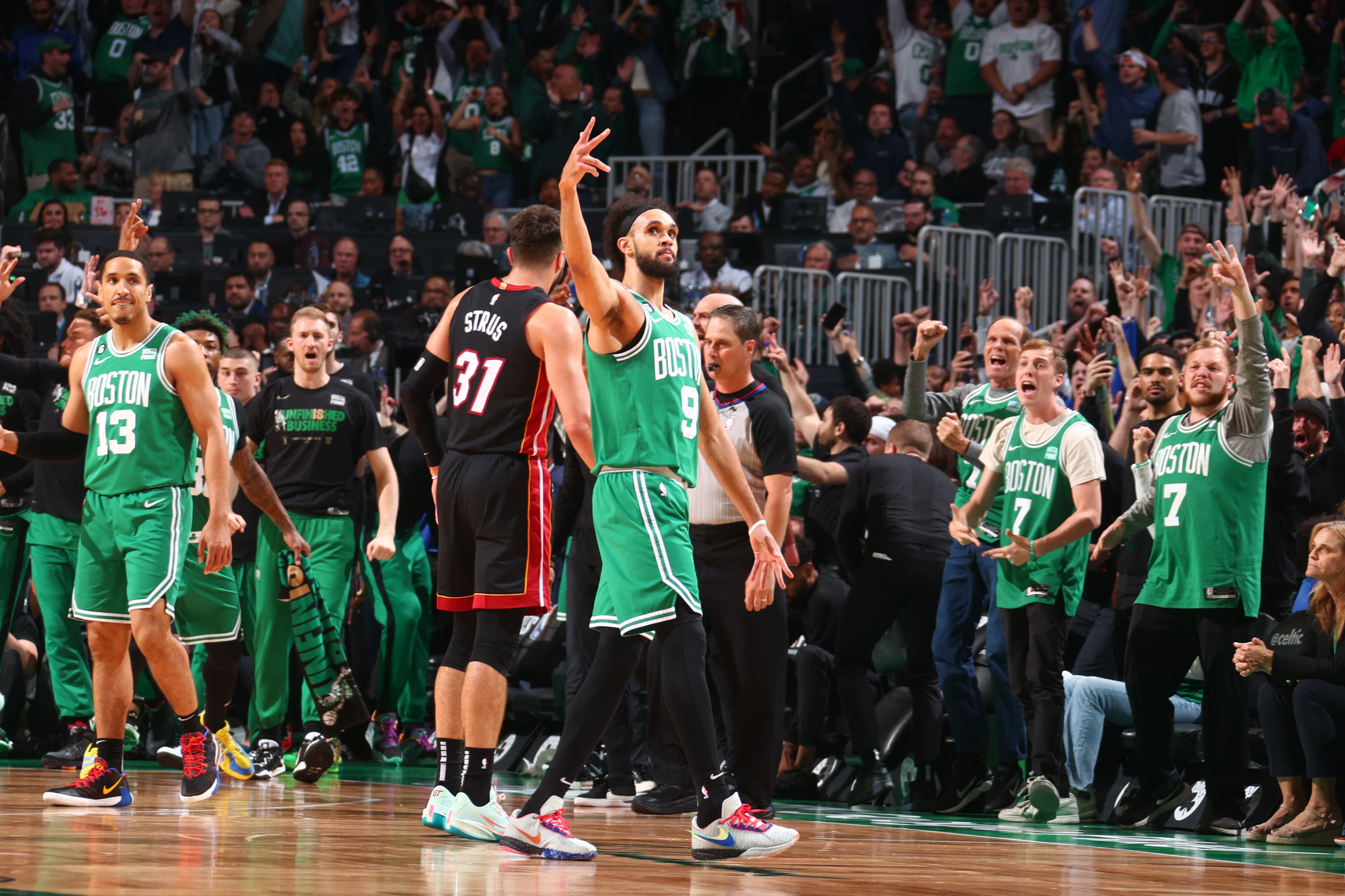 雄鹿vs凯尔特人为何被逆袭,季后赛惊喜热火客场逆袭凯尔特人