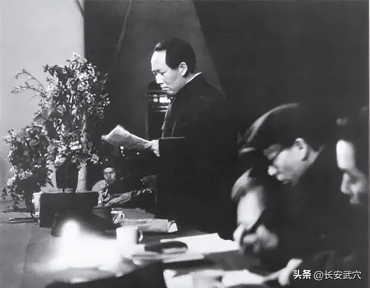 毛*东泽**：世界上最杰出而伟大的军事家