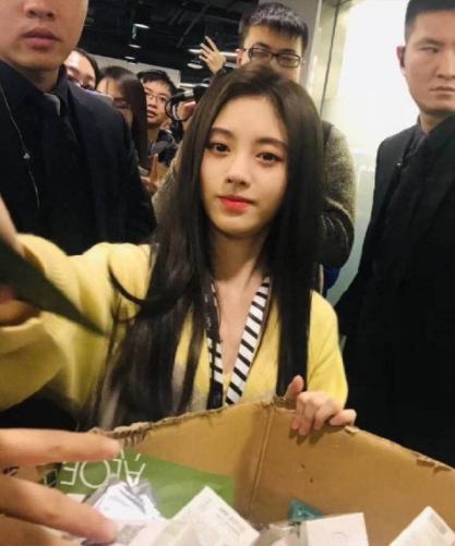 四千年第一美女鞠婧祎最新妆容,四千年女神鞠婧祎的发型图片