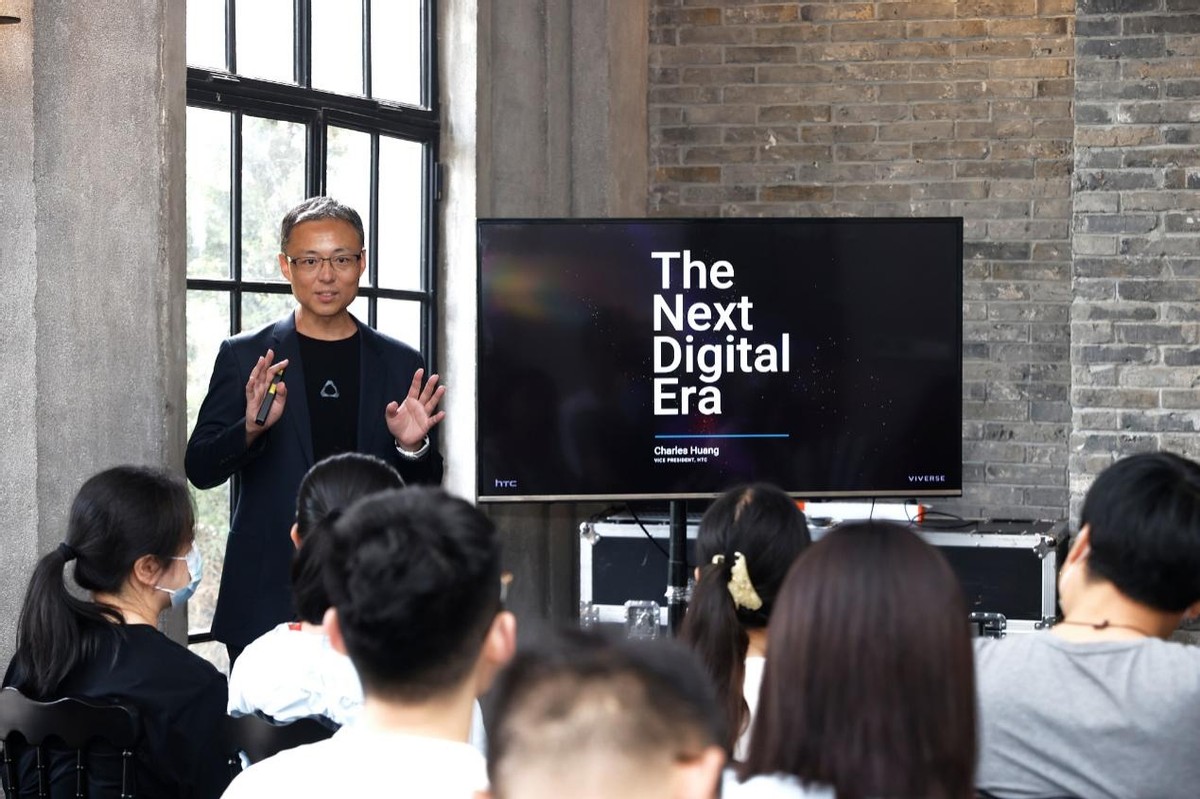 htcvive发布,2万多的苹果头显值得购买吗